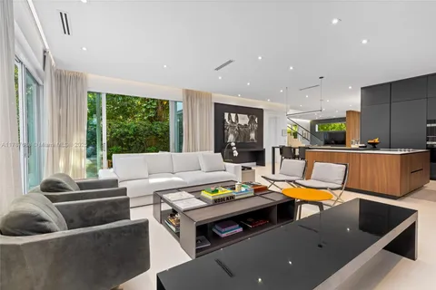 $4,750,000 | 4039 Ventura Avenue, Miami, FL 33133