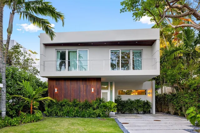 $4,500,000 | 4039 Ventura Avenue, Miami, FL 33133