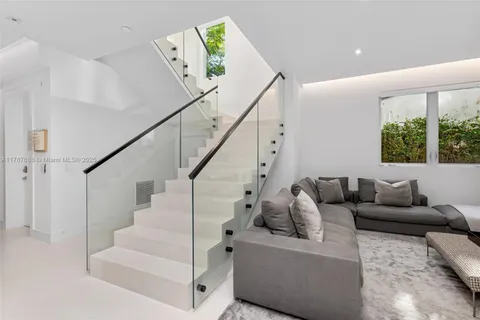 $4,750,000 | 4039 Ventura Avenue, Miami, FL 33133