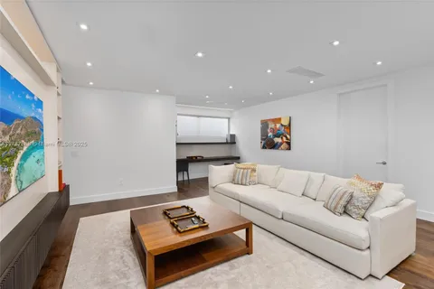 $4,750,000 | 4039 Ventura Avenue, Miami, FL 33133