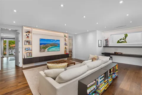 $4,750,000 | 4039 Ventura Avenue, Miami, FL 33133