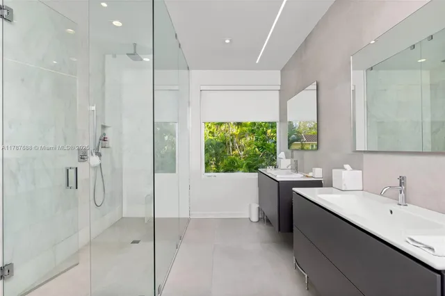 $4,750,000 | 4039 Ventura Avenue, Miami, FL 33133