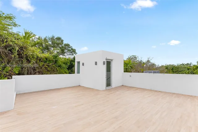 $4,500,000 | 4039 Ventura Avenue, Miami, FL 33133