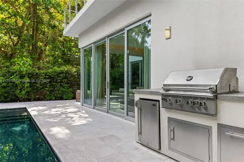 $4,750,000 | 4039 Ventura Avenue, Miami, FL 33133