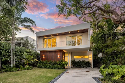 $4,750,000 | 4039 Ventura Avenue, Miami, FL 33133