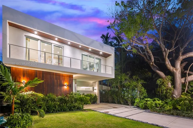 $4,500,000 | 4039 Ventura Avenue, Miami, FL 33133