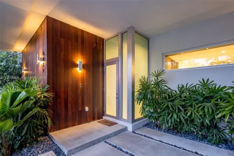 $4,750,000 | 4039 Ventura Avenue, Miami, FL 33133