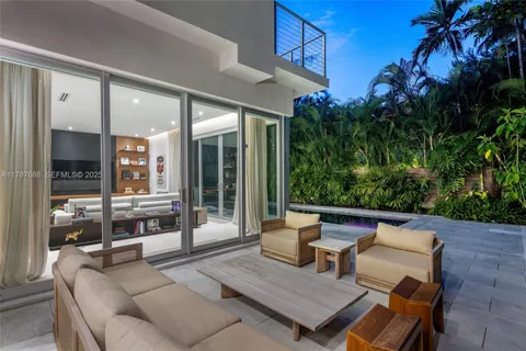 $4,500,000 | 4039 Ventura Avenue, Miami, FL 33133