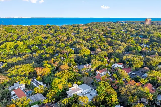 $4,500,000 | 4039 Ventura Avenue, Miami, FL 33133