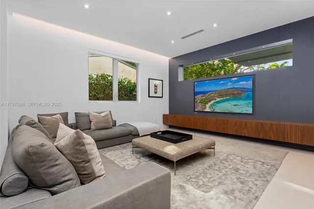 $4,500,000 | 4039 Ventura Avenue, Miami, FL 33133