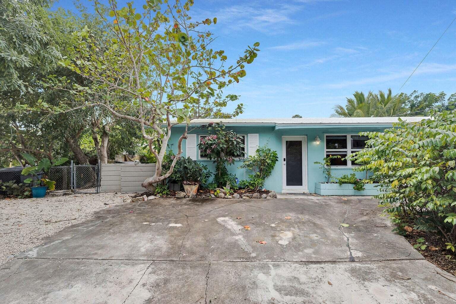 3846 No Name Road Big Pine Key, FL 33043 - Photo 1 of 26 20260129145015213517000000-o