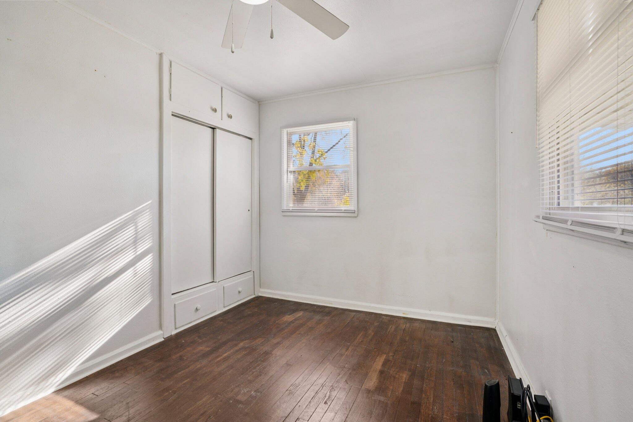 4004 West Congress Street Milwaukee, WI 53209 - Photo 12 of 19 22-web-or-mls-W Congress St-S1311-022