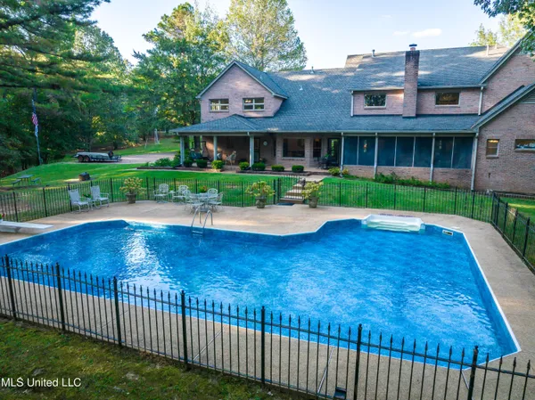 $999,995 | 12965 Whispering Pines Drive, Olive Branch, MS 38654