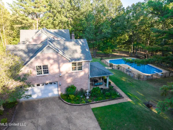 $999,995 | 12965 Whispering Pines Drive, Olive Branch, MS 38654