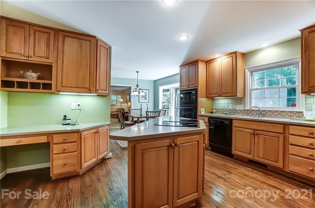 541 Harrogate Road Matthews, NC 28105 - Photo 17 of 27 Gallery Image 17