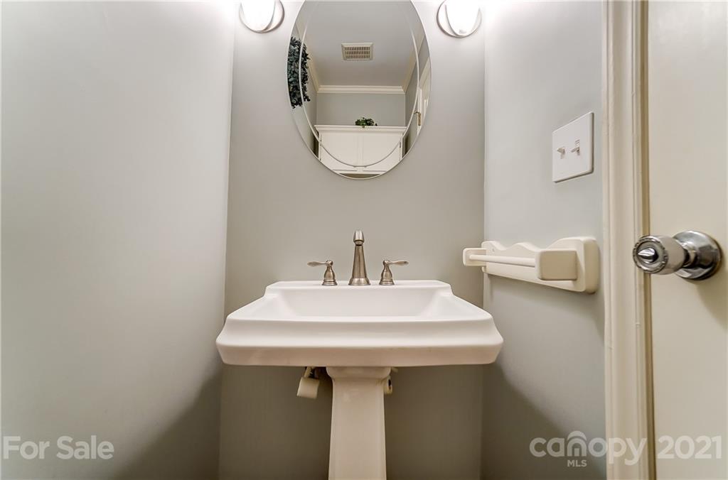 541 Harrogate Road Matthews, NC 28105 - Photo 20 of 27 Gallery Image 20