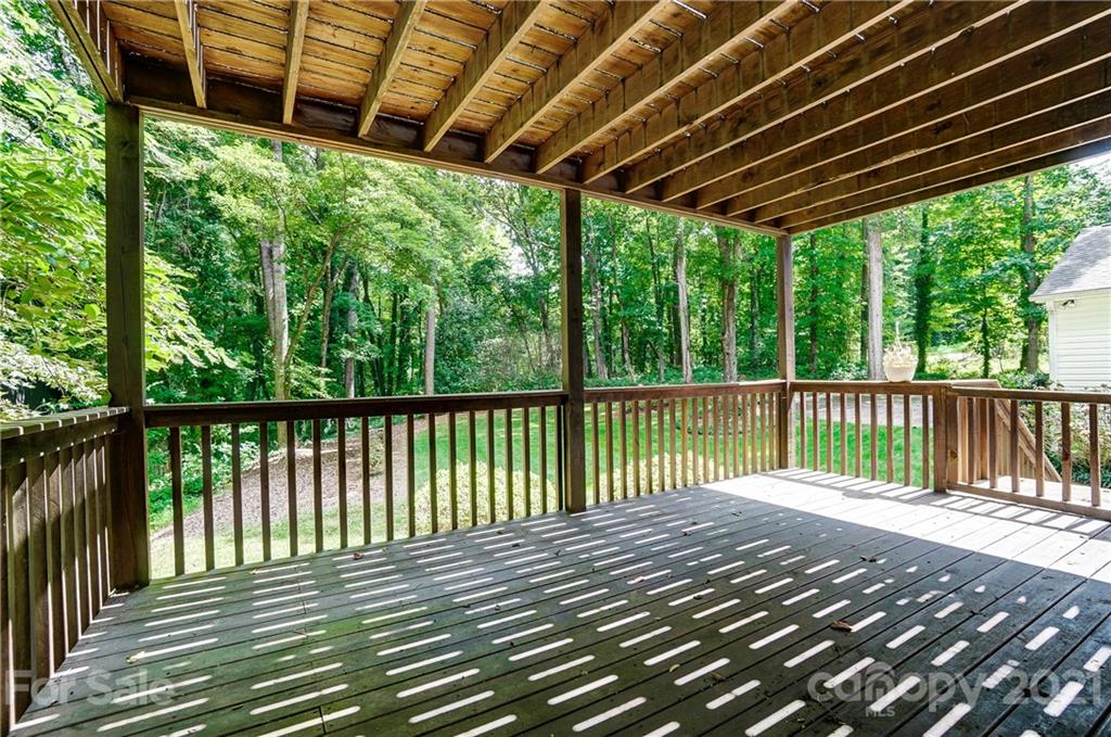 541 Harrogate Road Matthews, NC 28105 - Photo 7 of 27 Gallery Image 7