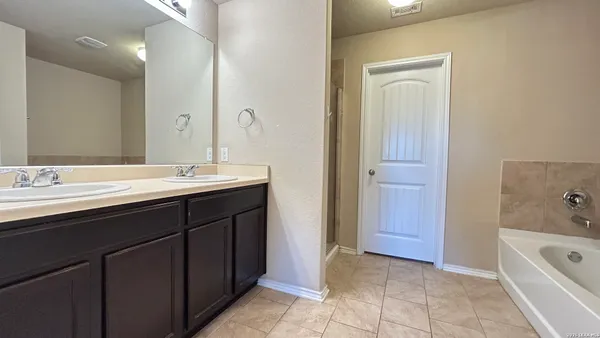 $1,895 | 1402 Frio Eagle, San Antonio, TX 78245