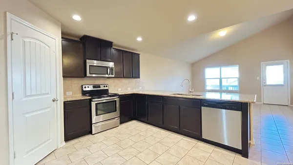 $1,895 | 1402 Frio Eagle, San Antonio, TX 78245