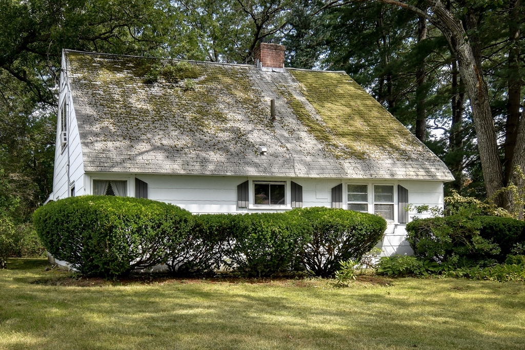 8 Vernon Road Natick, MA 01760 - Photo 1 of 5 Gallery Image 1