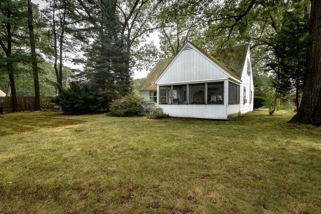 8 Vernon Road Natick, MA 01760 - Photo 4 of 5 Gallery Image 4
