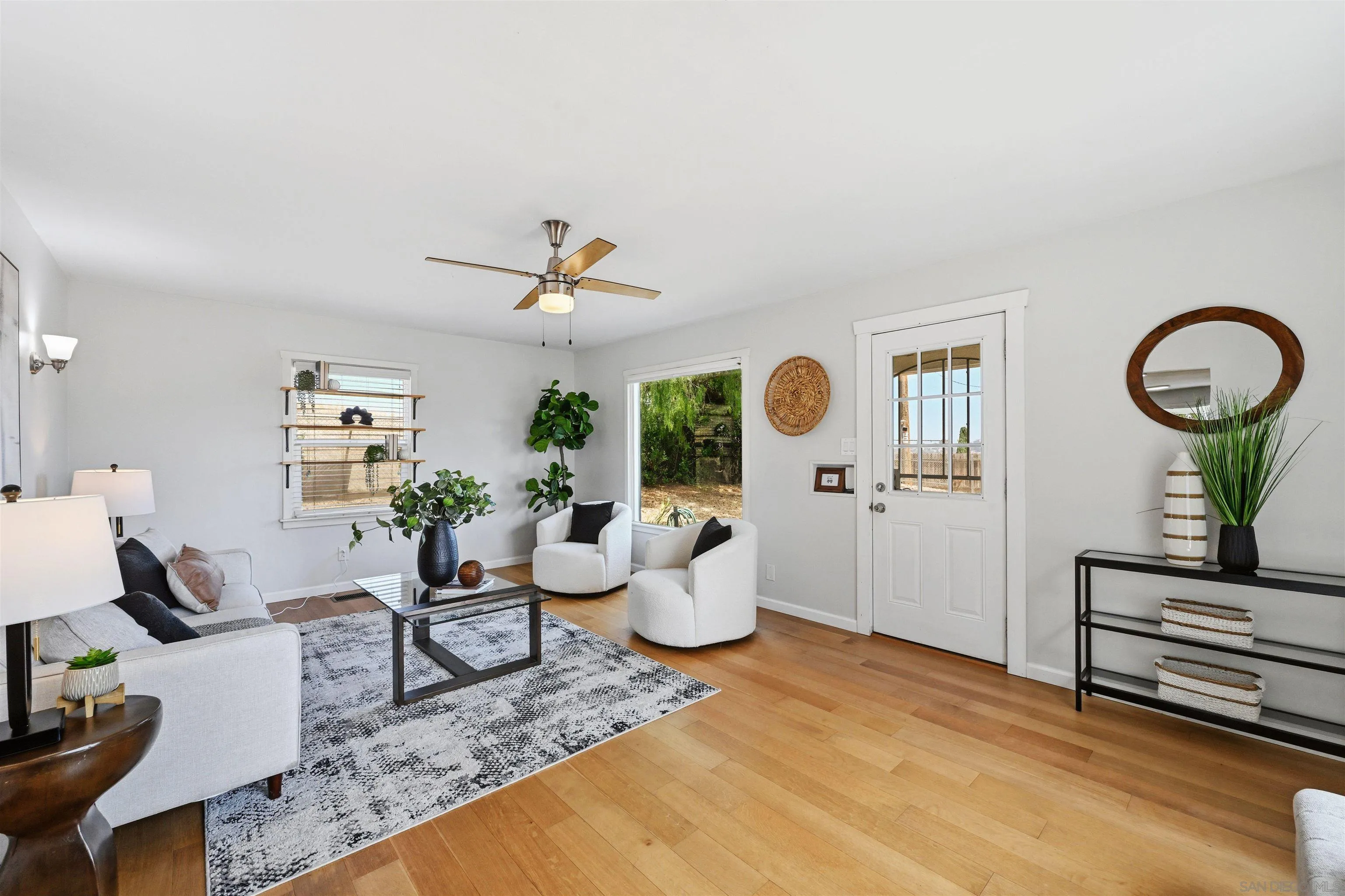 285 Ritchey Street San Diego, CA 92114 - Photo 6 of 34