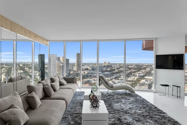 $59,999 | 300 South Pointe Drive, Unit 3105, Miami Beach, FL 33139