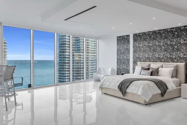 $59,999 | 300 South Pointe Drive, Unit 3105, Miami Beach, FL 33139