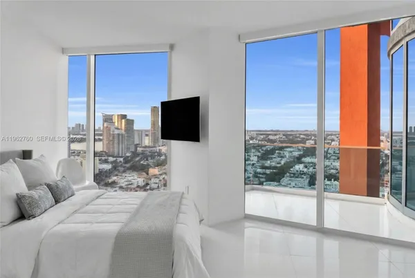 $59,999 | 300 South Pointe Drive, Unit 3105, Miami Beach, FL 33139