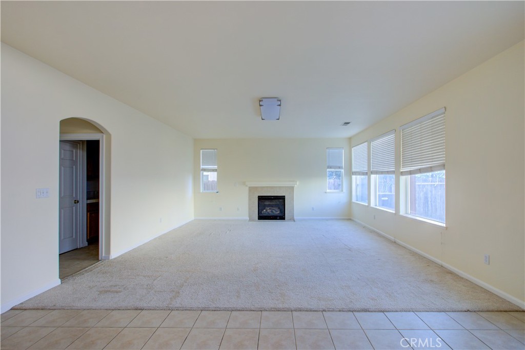4651 Stern Drive Merced, CA 95348 - Photo 12 of 38 a view of a livingroom with a fireplace