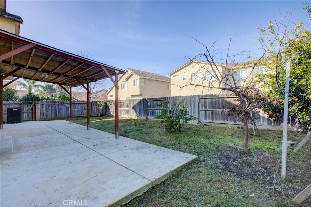 4651 Stern Drive Merced, CA 95348 - Photo 6 of 38 a view of a backyard with plants