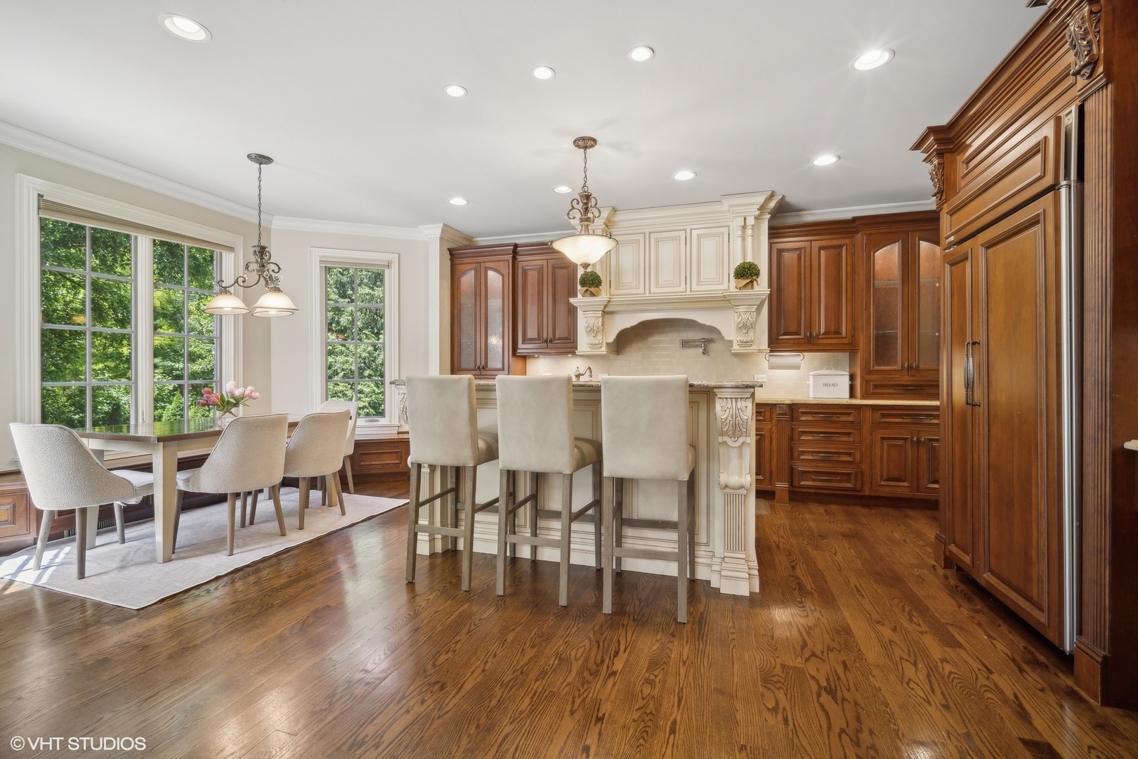 630 Forest Road Glenview, IL 60025 - Photo 7 of 44