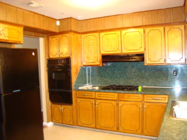 3245 Doyle Avenue Columbus, GA 31907 - Photo 2 of 21 a bathroom with a sink and a shower