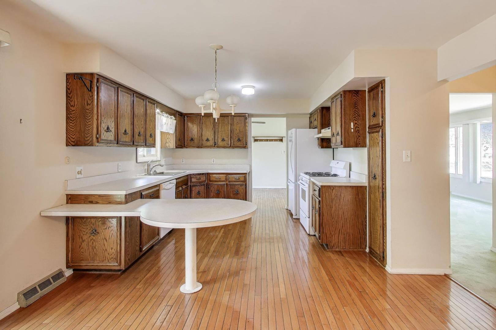 1007 Read Street Lockport, IL 60441 - Photo 8 of 34 Gallery Image 8