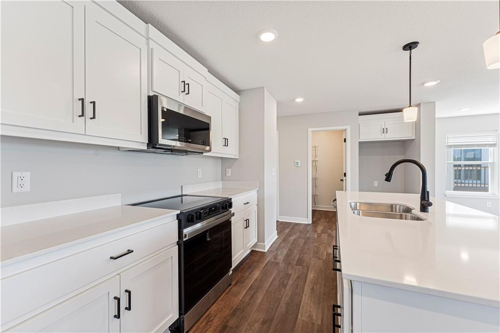 8773 Southwest 10th Street Blue Springs, MO 64064 - Photo 3 of 27