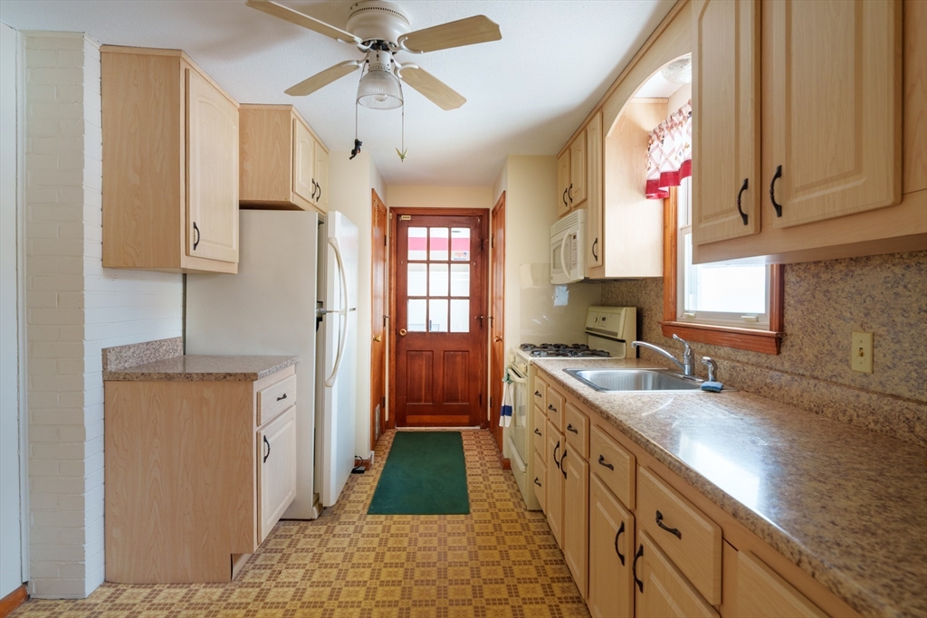 8 Apache Road Bellingham, MA 02019 - Photo 8 of 34 Gallery Image 8