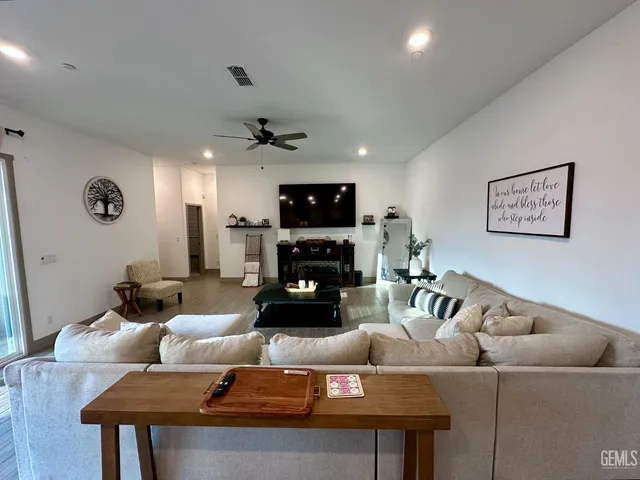 $520,000 | Undisclosed Address, Shafter, CA 93263