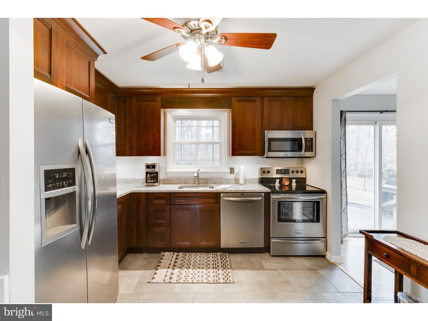 46 Spring Garden Road Robbinsville, NJ 08691 - Photo 8 of 25 Kitchen