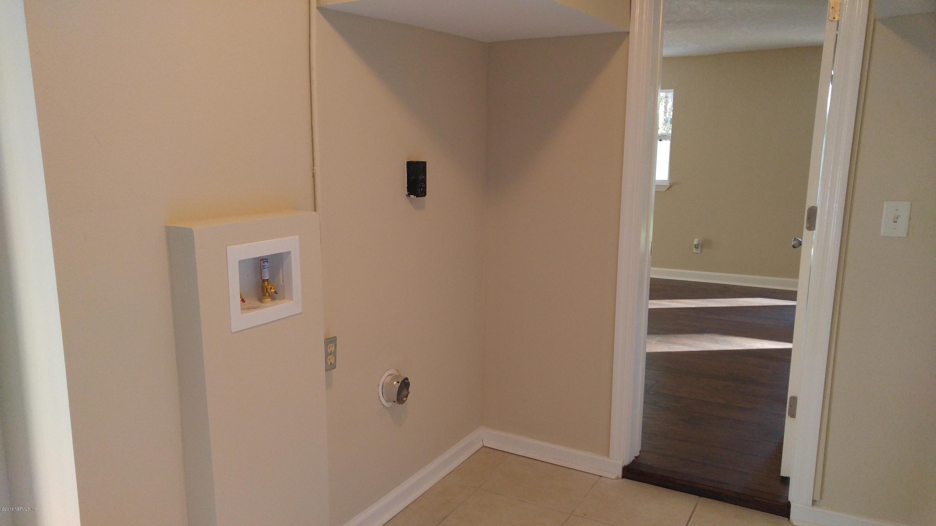 7016 Tampico Road South Jacksonville, FL 32244 - Photo 9 of 27 0111161615