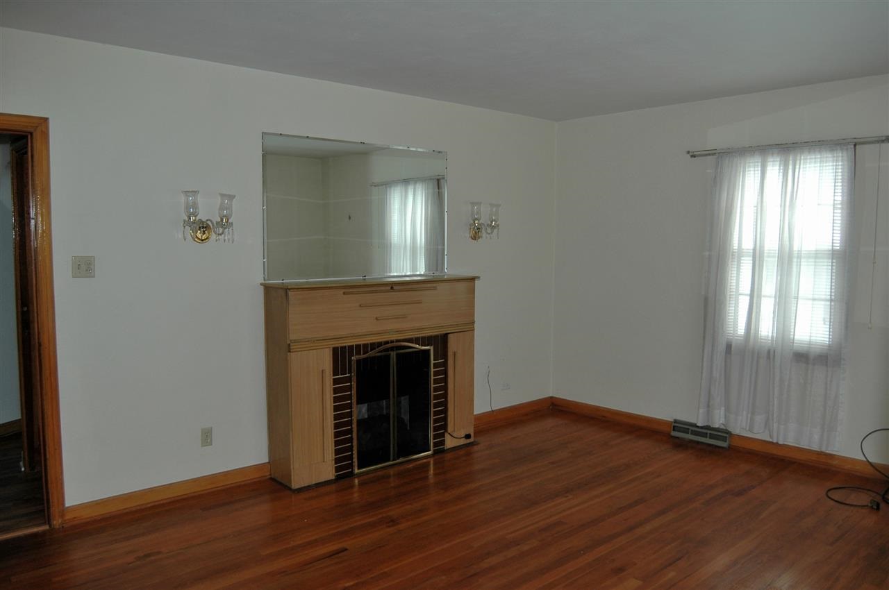 56914 Oak Road South Bend, IN 46619 - Photo 4 of 30 Gallery Image 4