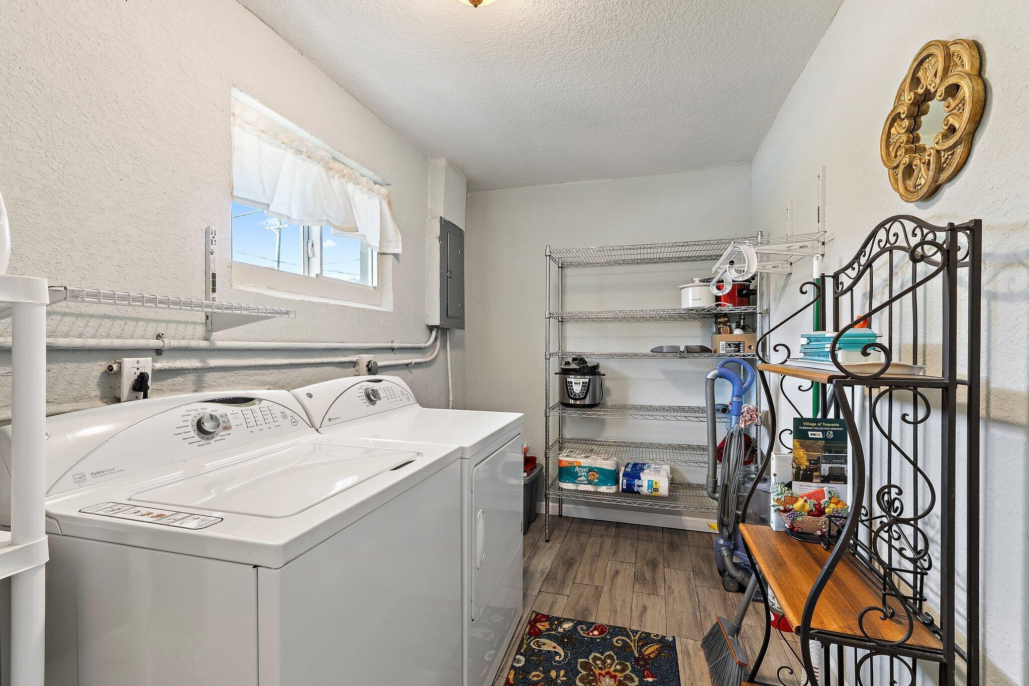 372 Franklin Road Jupiter, FL 33469 - Photo 15 of 21 Spacious Laundry Room