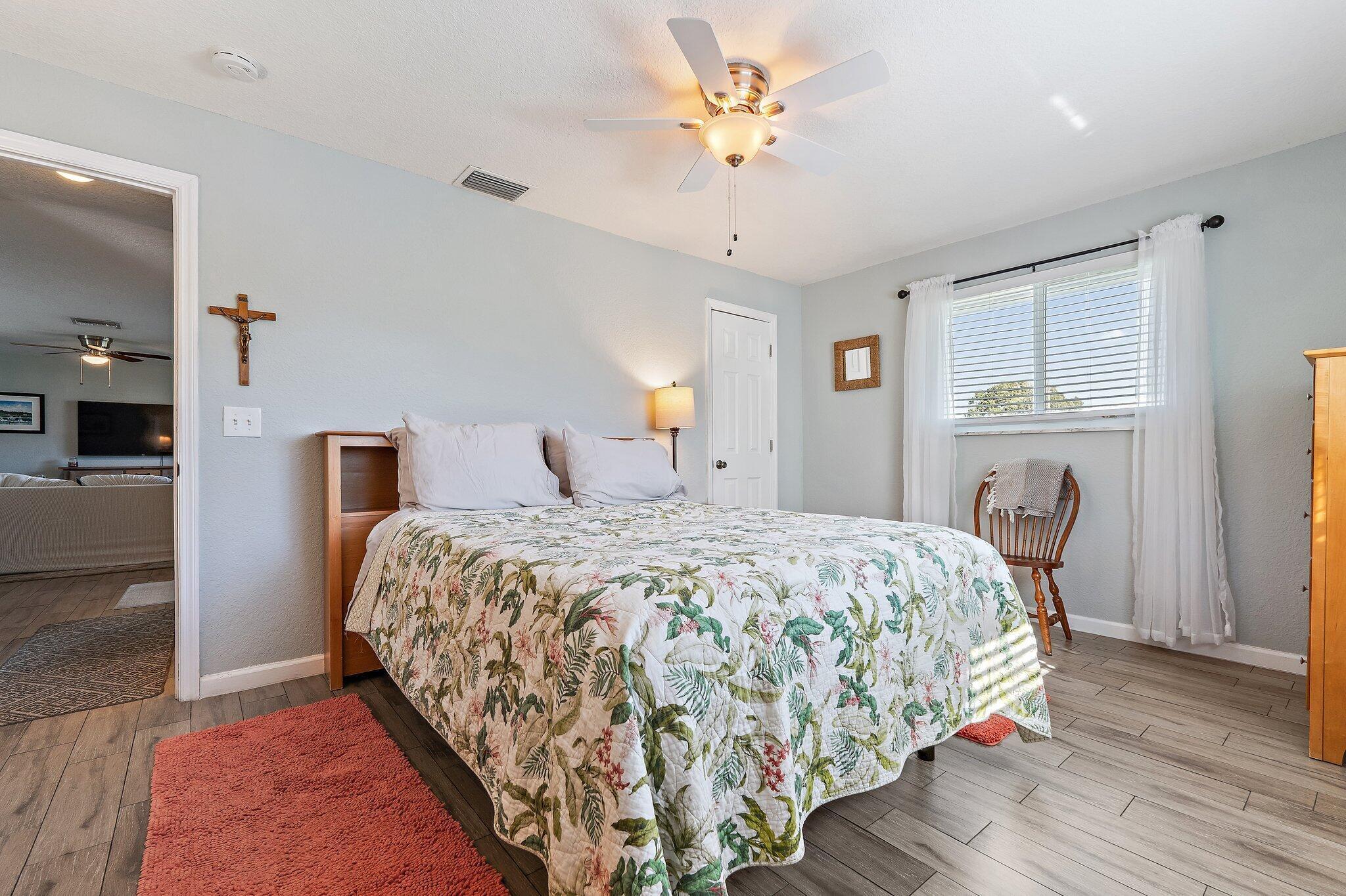 372 Franklin Road Jupiter, FL 33469 - Photo 16 of 21 Full Size Guest Bedroom