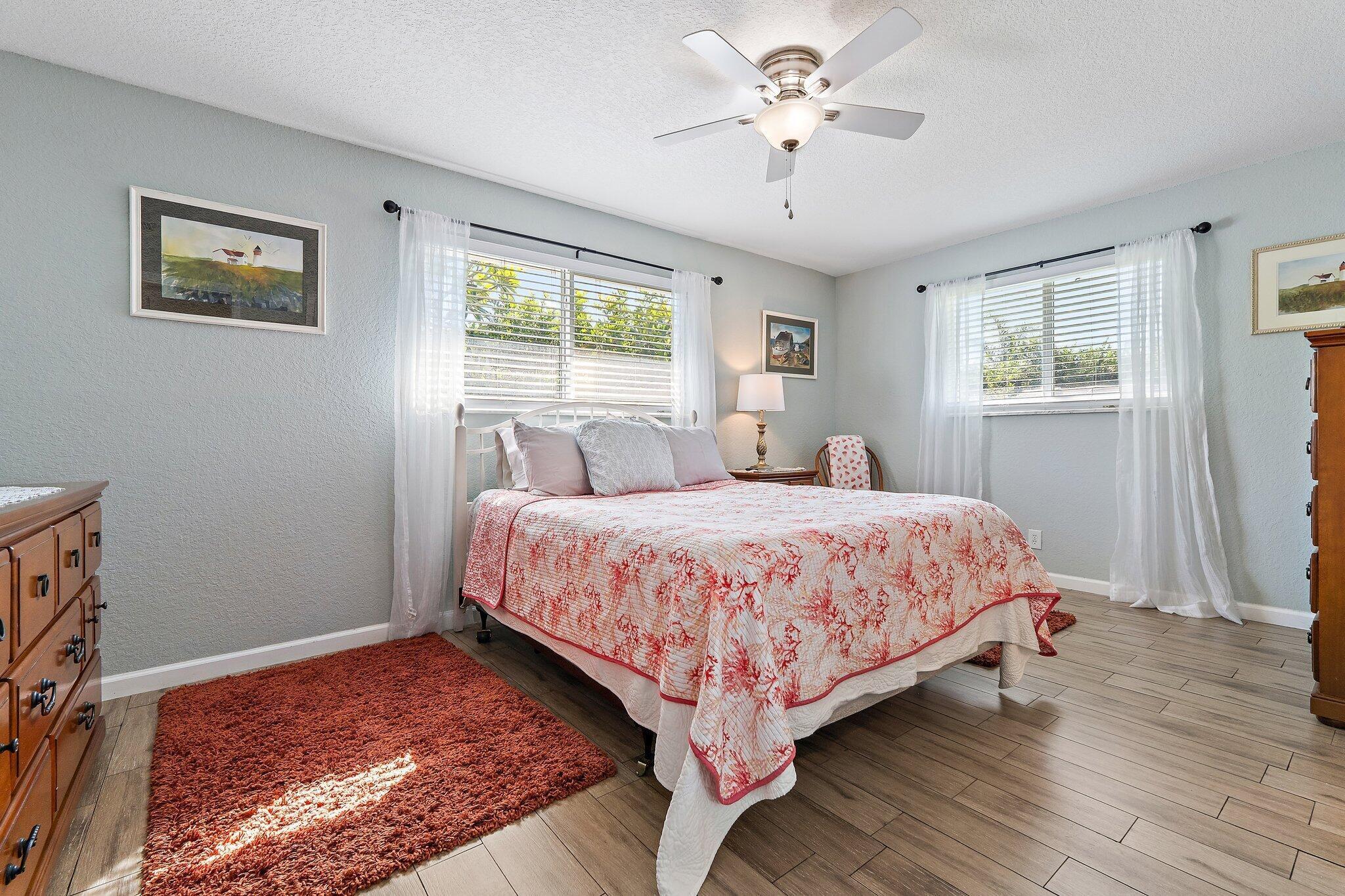 372 Franklin Road Jupiter, FL 33469 - Photo 18 of 21 Queen Master Suite