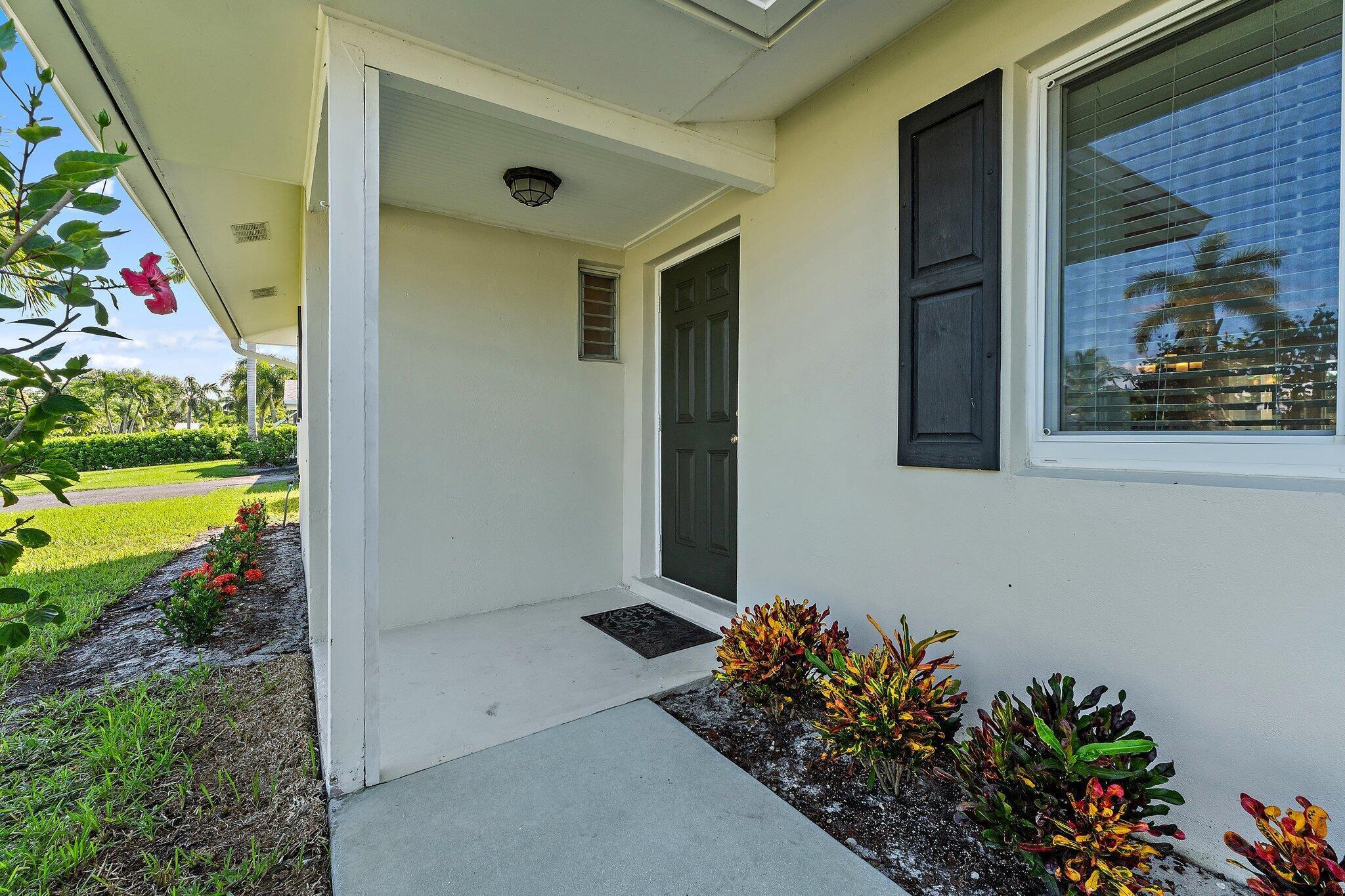 372 Franklin Road Jupiter, FL 33469 - Photo 8 of 21 Front Entrance