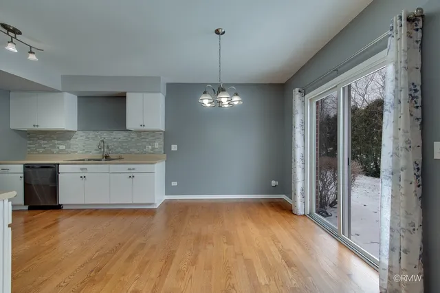 $2,800 | 16556 Willow Walk Drive, Lockport, IL 60441