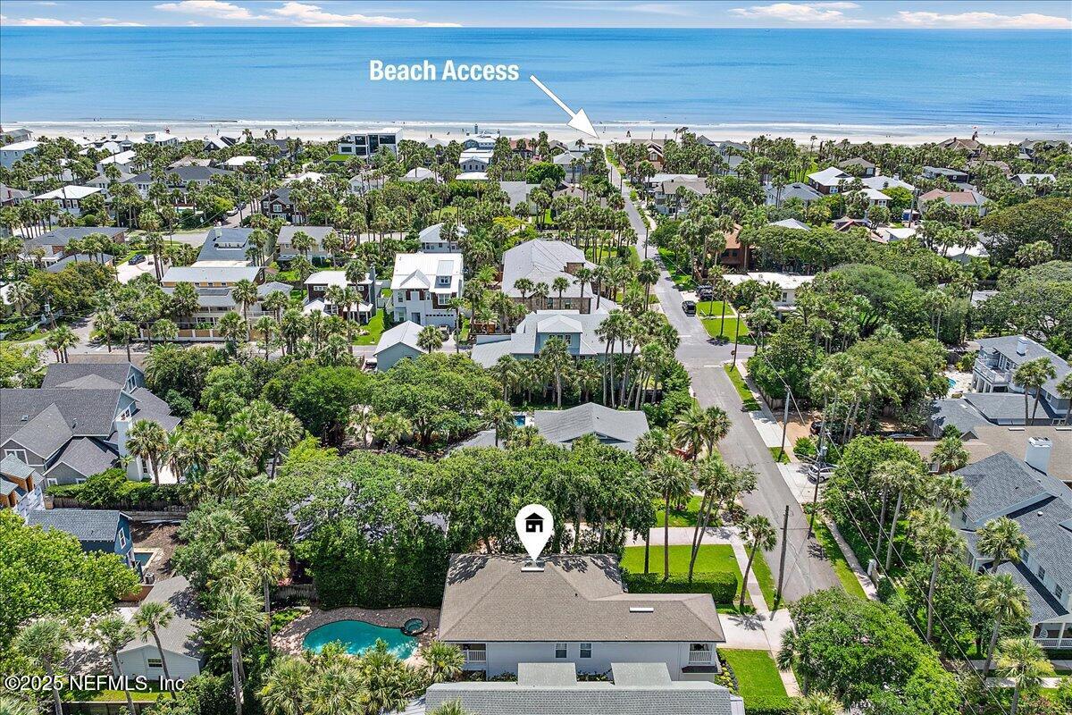 321 Fifth Street Atlantic Beach, FL 32233 - Photo 4 of 33 a view of a city