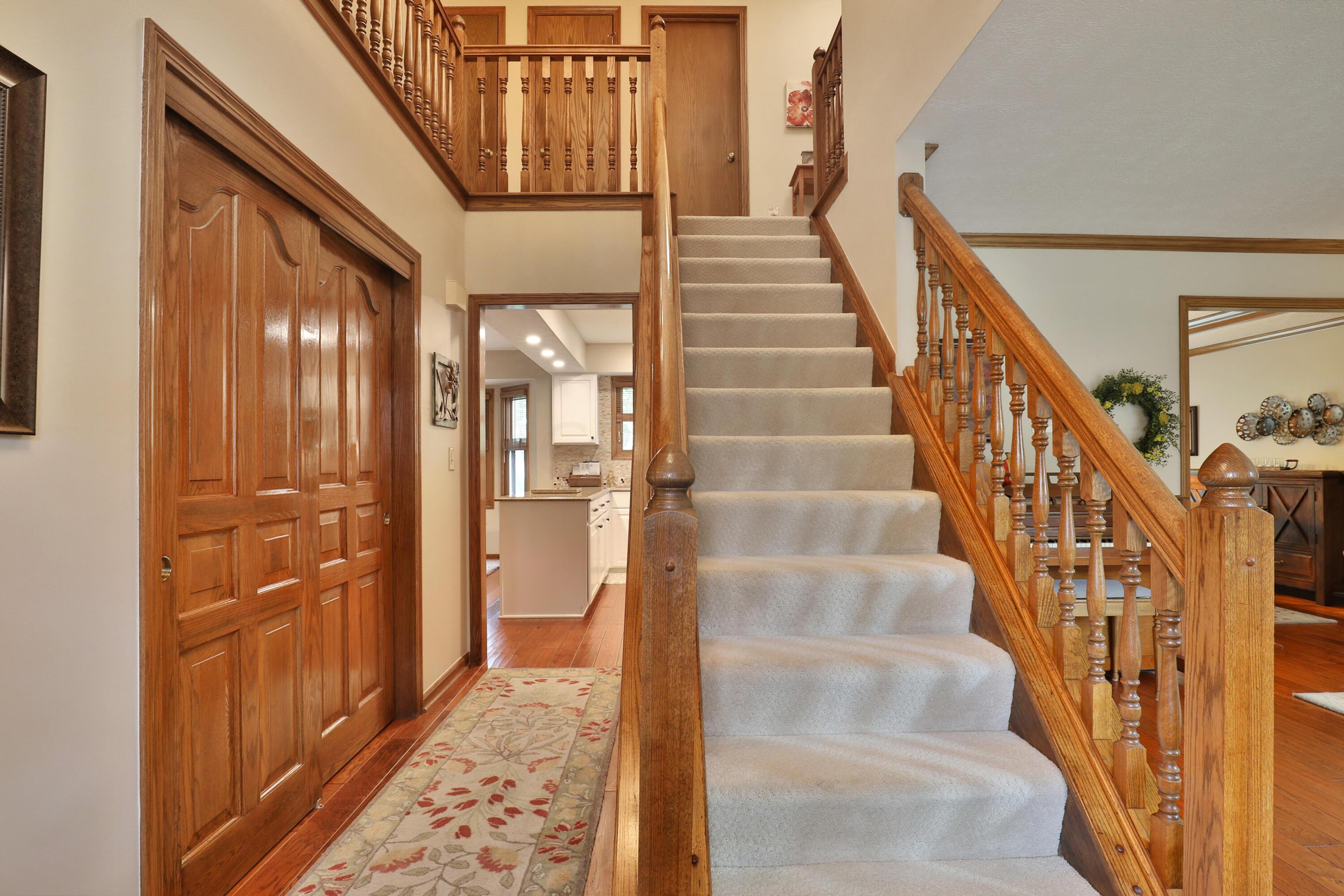 930 Riva Ridge Boulevard Columbus, OH 43230 - Photo 7 of 52 a930-RivaRidge-06