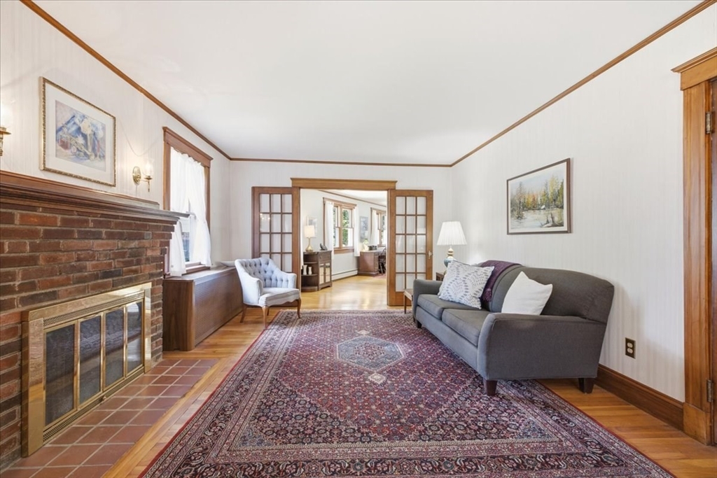 366 Warren Street Needham, MA 02492 - Photo 2 of 22