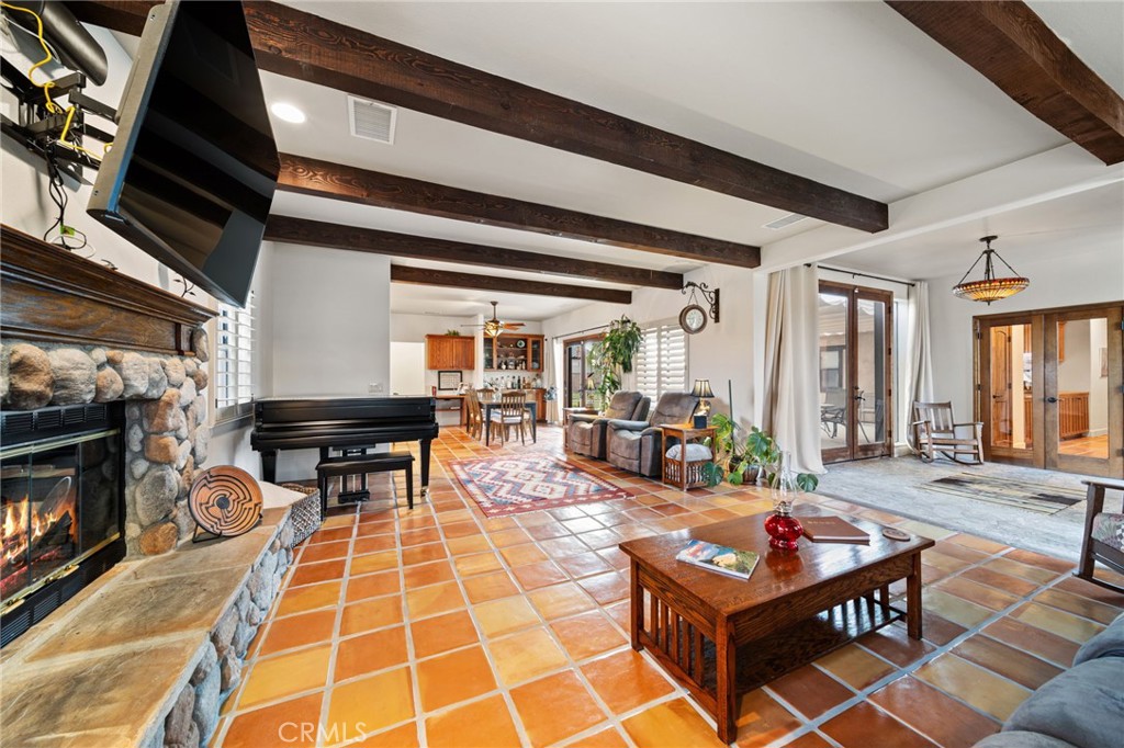 26487 Thacker Drive Hemet, CA 92544 - Photo 28 of 60 a outdoor space with lots of tables and chairs