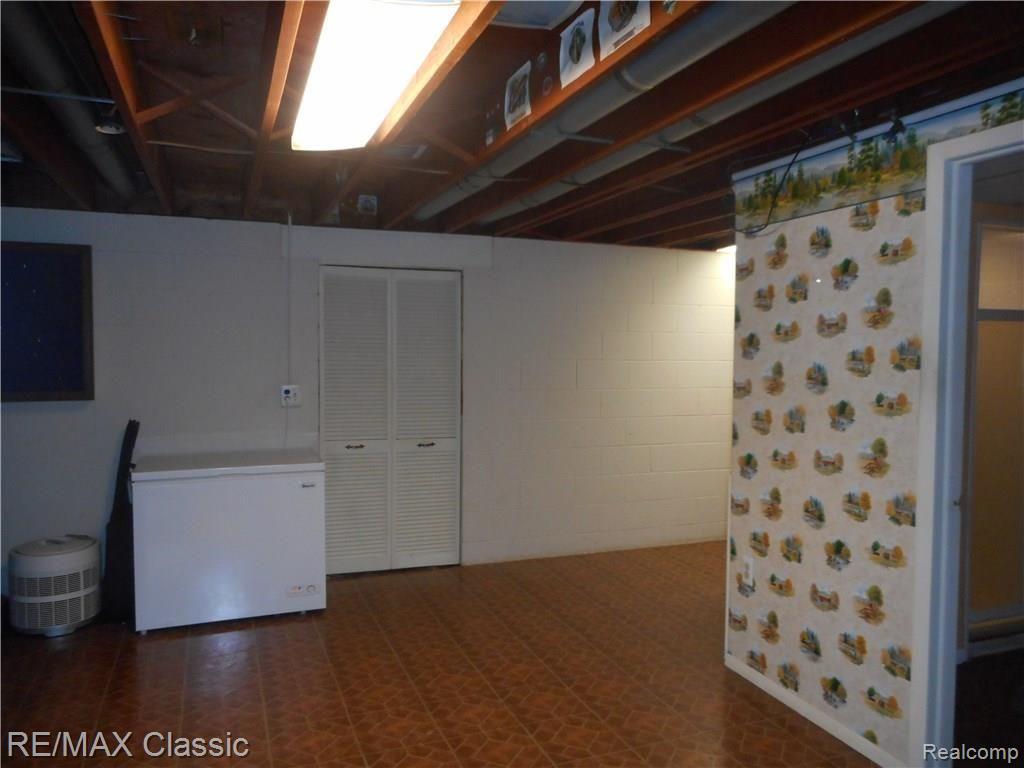 6940 Oakhill Road Clarkston, MI 48348 - Photo 13 of 27 DSCN0455.JPG